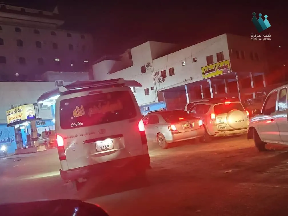 أزمة الوقود في عدن: طوابير لا تنتهي وتكشف عن اختلالات اقتصادية عميقة