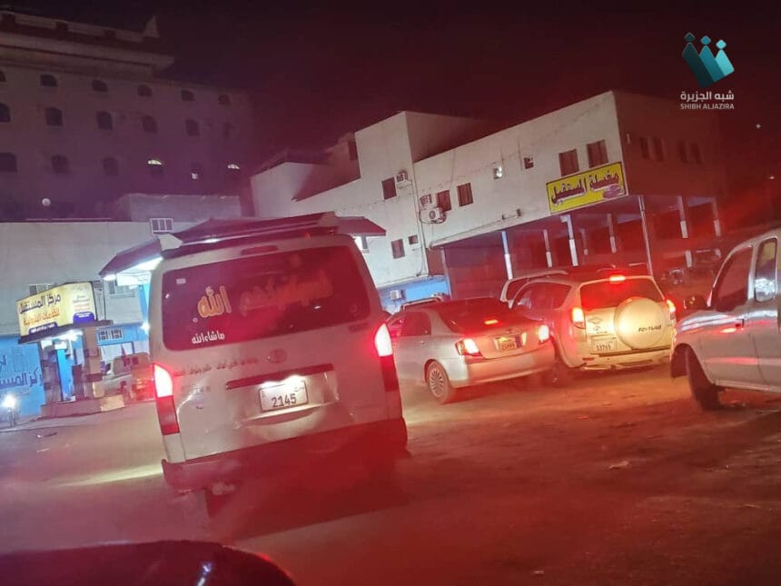 أزمة الوقود في عدن: طوابير لا تنتهي وتكشف عن اختلالات اقتصادية عميقة