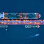 استقرار خادع للشحن العالمي: أزمة هرمز تضغط وتكاليف الوقود تنذر بانفجار الأسعار