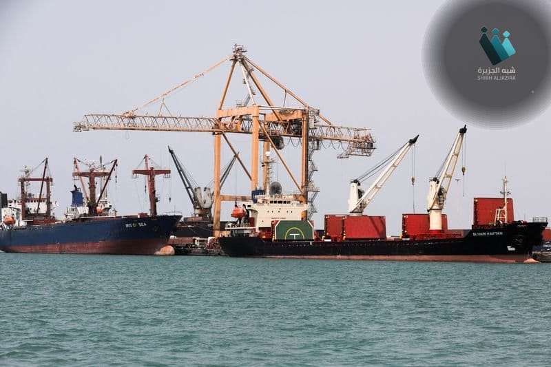 اليمن يواجه أزمة معيشة وشحن متفاقمة: تحديات اقتصادية حتى 2026