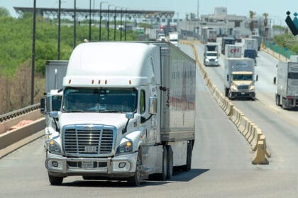 تأثير التعريفات الجمركية يعيد رسم ملامح التجارة في أمريكا الشمالية