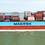 صدمة الشحن العالمي: رفض أمريكي لرسوم وقود Maersk الإضافية