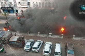 الصيف الحارق يكشف تفاقم أزمة كهرباء عدن.. احتجاجات وعجز متصاعد