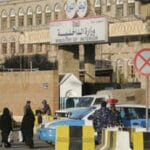 صنعاء: حظر إغلاق الأنشطة الاقتصادية يعزز استقرار الأسواق