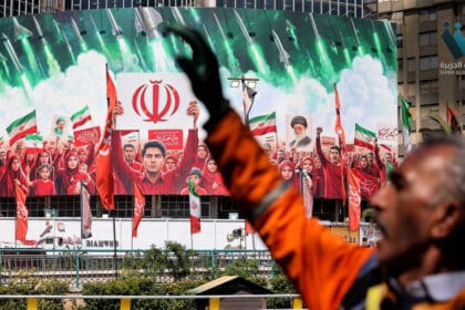 مكاسب إيران الاقتصادية تهز موازين القوى: اتفاق واشنطن وطهران يثير جدلاً