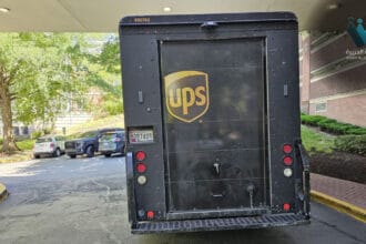 نزاع عمال الشحن UPS: معركة Teamsters ضد الاستعانة بغير النقابيين