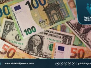 اليورو يتجه لخسارة أسبوعية والين يحقق مكاسب منذ سبتمبر