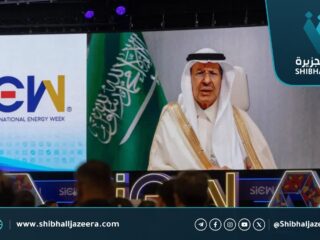السعودية وسنغافورة تعتزمان تخزين النفط الخام في سنغافورة من 2027